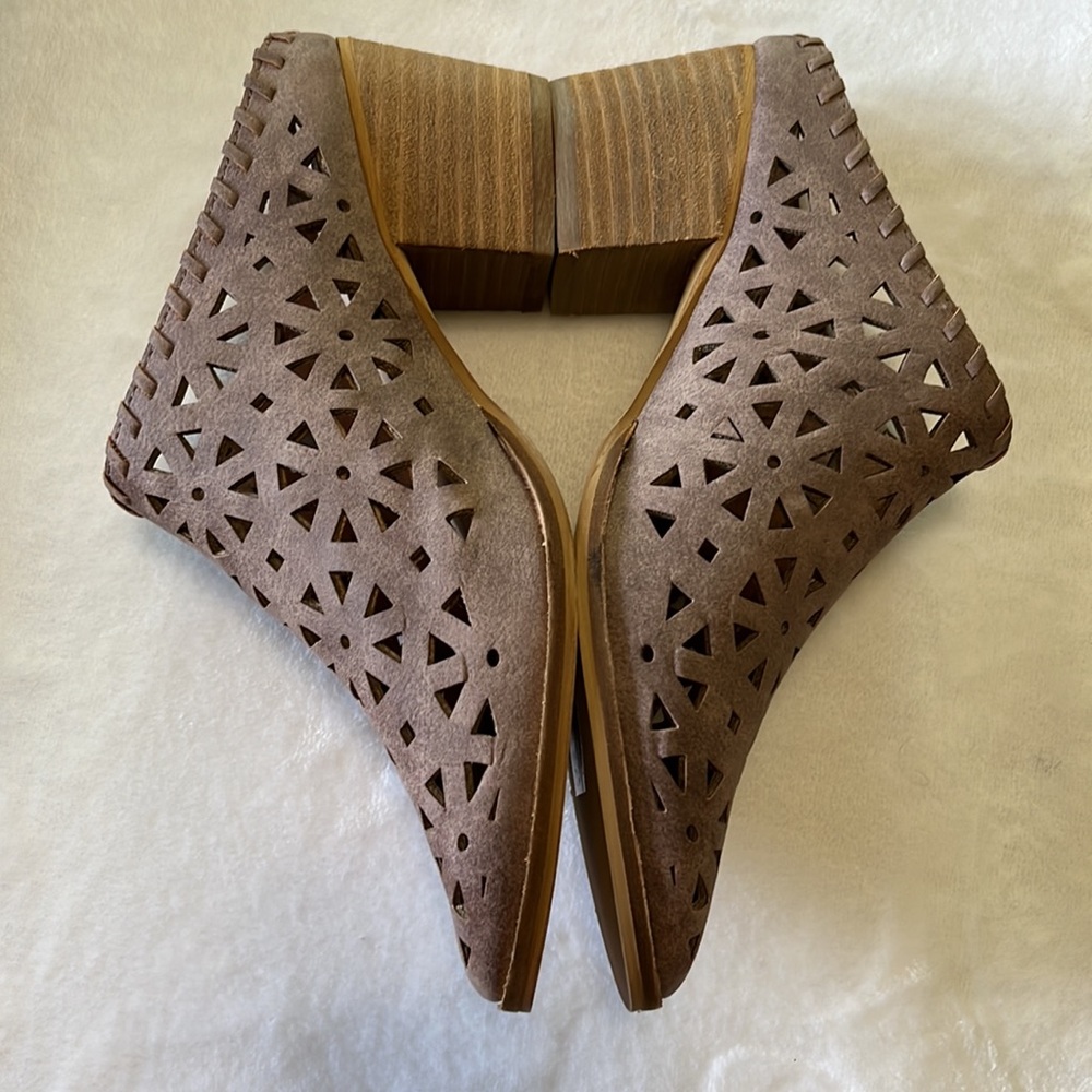 Buckle - Picture 3 of 6